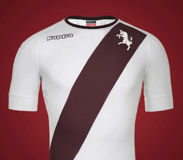 Un equipo italiano homenajeó a River con su camiseta suplente