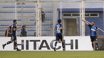 el racing de zielinski aplasto a velez en liniers y se prendio en la pelea el racing de zielinski aplasto a velez en liniers y se prendio en la pelea
