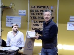 Macri votó en una escuela de Palermo Macri votó en una escuela de Palermo