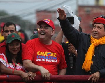 Chávez con bufanda, señal de deterioro, según Marquina