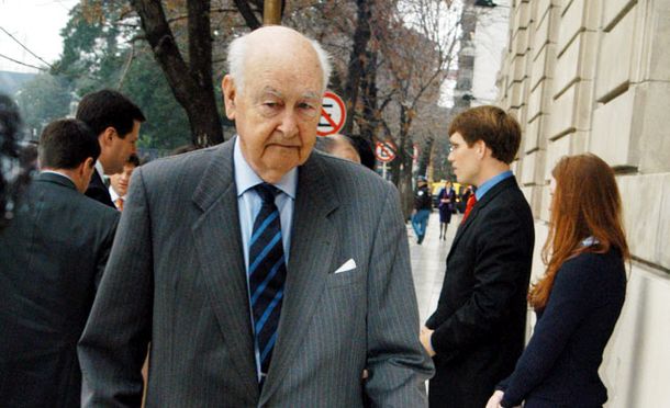 Alemann va juicio por visitar la ESMA durante la última dictadura