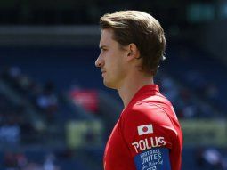 El capitán de Urawa pidió disculpas tras ignorar a los jugadores de River en el saludo