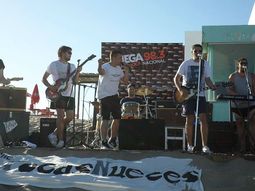 A puro rock, Mega 98.3 hace vibrar el verano son shows en su parador de Pinamar