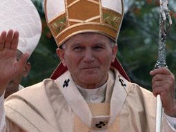 El proceso de beatificación de San Juan Pablo II concluyó en 2011, luego con el Papa Francisco fue nombrado santo. El proceso de beatificación de San Juan Pablo II concluyó en 2011, luego con el Papa Francisco fue nombrado santo.