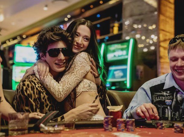 Anora, la gran ganadora de los Premios Oscar 2025, vuelve a los cines