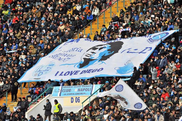 La hinchada del Nápoli y su amor a Maradona