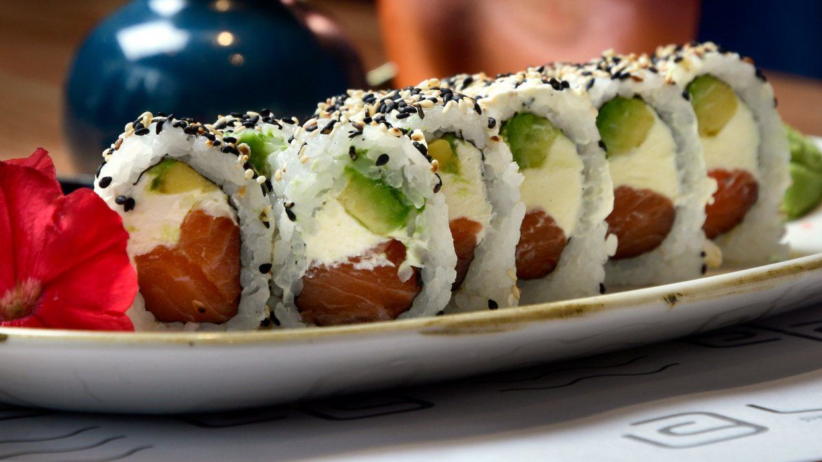 Hacer sushi en casa: 12 recetas fáciles que parecen de restaurante