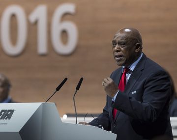 {altText(,#ElecciónFIFA Se bajó uno de los candidatos)}