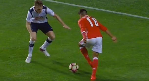 Para aplaudir de pie: mirá lo que inventó Salvio jugando para el Benfica