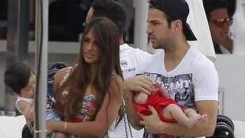 la novia de messi, de vacaciones con un companero del barca la novia de messi, de vacaciones con un companero del barca