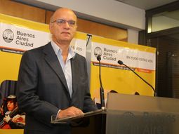 grindetti le pago al novio de micchetti para que haga negocios en lanus grindetti le pago al novio de micchetti para que haga negocios en lanus