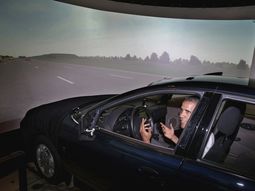 Obama se mareó al probar un simulador de conducción