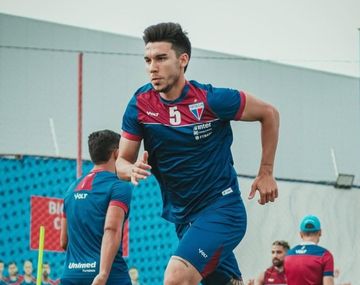 Revelaron que Pol Fernández recibió amenazas para no firmar con Vélez