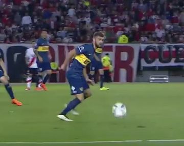 La polémica de la noche: ¿Fue mano de Peruzzi?