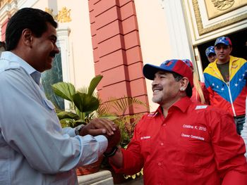 Maduro recibió el apoyo de Diego Maradona por la crisis