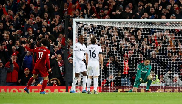 Liverpool lo dio vuelta ante West Ham y alcanzó las 18 victorias consecutivas en la Premier League
