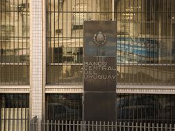 sin riesgo: los bancos uruguayos se mantienen estables frente a la vulnerabilidad global sin riesgo: los bancos uruguayos se mantienen estables frente a la vulnerabilidad global