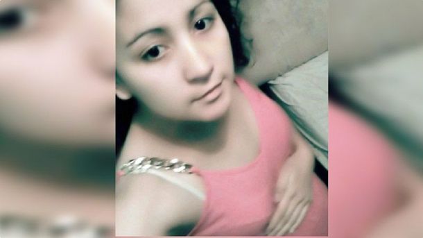La joven fue encontrada muerta debajo de un árbol