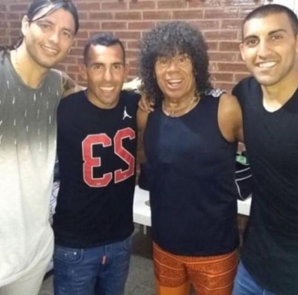 La Mona Jiménez con Tevez y Wancope Abila - Crédito: Instagram&nbsp;tevezoficial