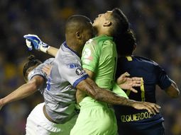 Boca se queda sin su arquero titular: Andrada se rompió la mandíbula