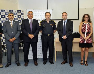 Agentes se capacitan para custodiar aeropuertos y frenar el narcotráfico