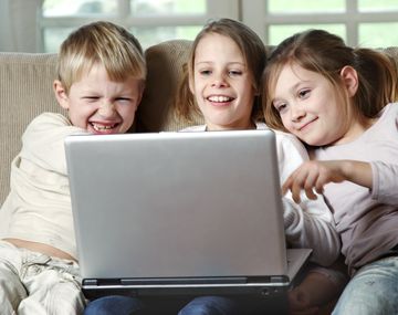 El 43% de los chicos creó una cuenta en una red social antes de los 13 años