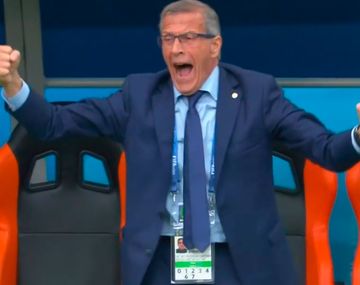 El agónico gol de Giménez y el alocado festejo de Tabárez: ¡Uruguay