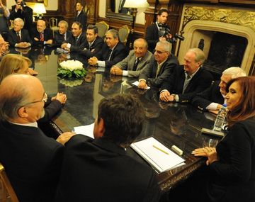 Gremios y empresarios se reúnen para respaldar el modelo económico