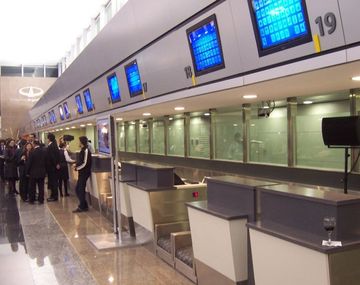 Pasajeros se quejan por mal trato en el aeropuerto de Córdoba