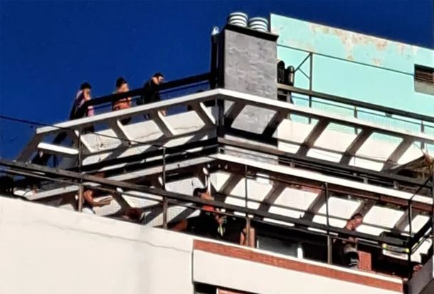 Voraz incendio en un edificio del barrio de Almagro