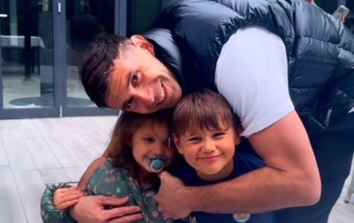 El gesto del Dibu tras la lesión que preocupa en Argentina