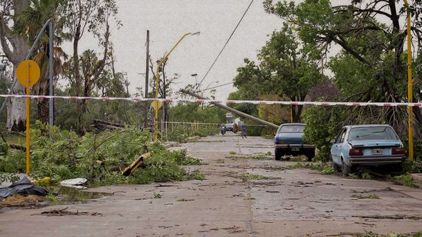 Télam / Una mujer embarazada de 8 meses murió tras pisar un cable de luz en su casa