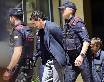 El hijo del fundador de Mango llega al juzgado tras su detención por la muerte de su padre. Foto: EFE/Alejandro García.