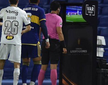Polémica: el audio del VAR que anuló el gol de Boca contra el Mineiro