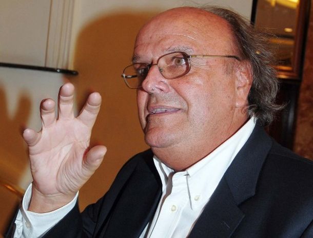 La UIA aceptó el pedido de licencia de De Mendiguren