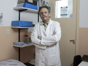 Infectólogo asesor del Gobierno: Tenemos que bajar toda posibilidad de contacto entre humanos