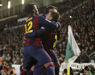 Con dos goles de Messi