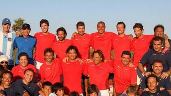 tinelli y trezeguet jugaron al futbol en punta del este tinelli y trezeguet jugaron al futbol en punta del este