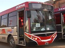 Grabó con su celular cómo un depravado se masturbaba en un colectivo: el chofer lo detuvo