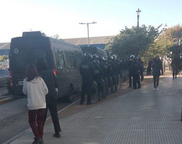 Intentan desalojar a 10 familias del Barrio Padre Carlos Mugica de la Villa 31