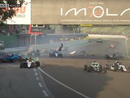 Choque múltiple en Imola paralizó la F4 italiana y dejó la carrera suspendida