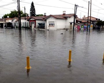 Dos muertos y más de 2.800 evacuados en el Gran Buenos Aires