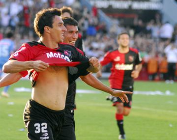 Newells sufrió pero venció a Arsenal y se escapó en la punta