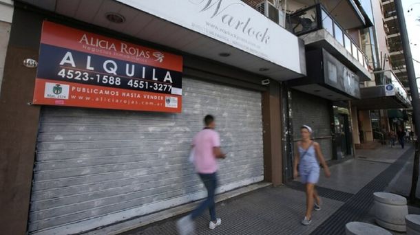 Cierran cinco locales por día en la Ciudad: un 30% más que hace un año