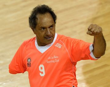 Scioli sorprendió con una yerba con su apodo y se comparó con Lionel Messi: Si él puede...