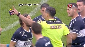 la expulsion mas rapida del torneo: oreja duro solo seis minutos ante velez la expulsion mas rapida del torneo: oreja duro solo seis minutos ante velez