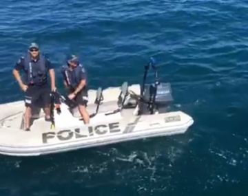 Los policías tuvieron una visita muy especial durante su ronda