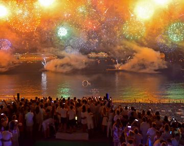 Unas&nbsp;2,9 millones de personas&nbsp;participaron en las arenas y la avenida Atl&aacute;ntica del barrio de Copacabana de la &uacute;ltima fiesta popular de A&ntilde;o Nuevo