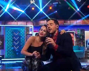 El llanto de Pampita en vivo con una canción de Coldplay