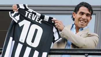 locura por tevez: su camiseta de juventus es la mas vendida locura por tevez: su camiseta de juventus es la mas vendida